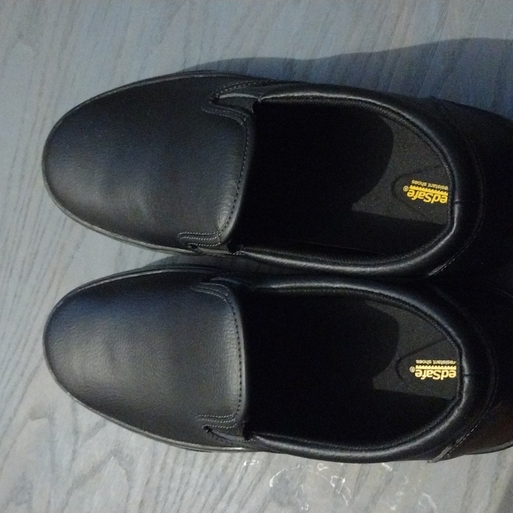 Tred Safe Work Shoes - Picture 2 of 5